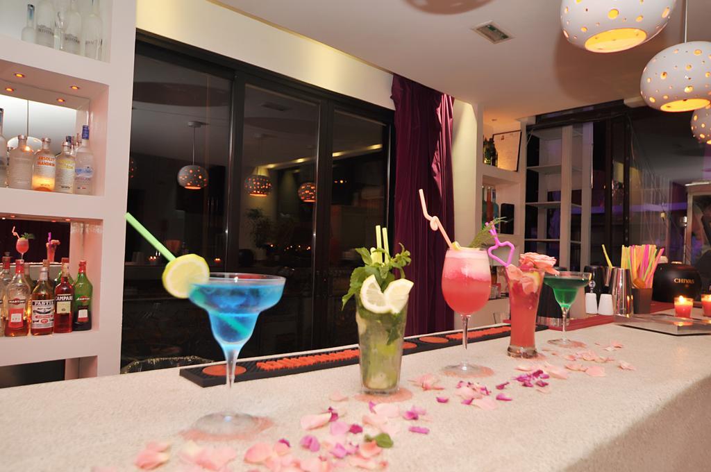 Cesar Resort & Spa Μαρακές Εξωτερικό φωτογραφία Cocktails at a bar